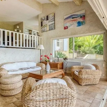 Villa De Reve A *